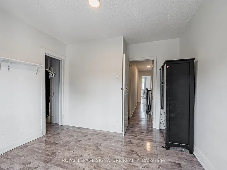 573 Coxwell Ave — Photo 14