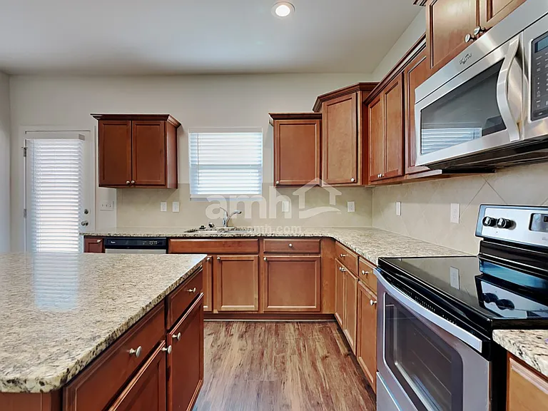 4335 Lochurst Dr — Photo 3