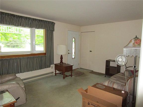 2nd image of 4077 Pine St
