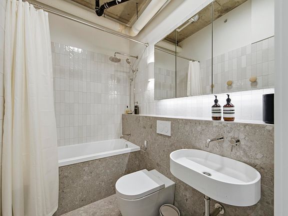 3rd image of 495 W 6th Ave #604