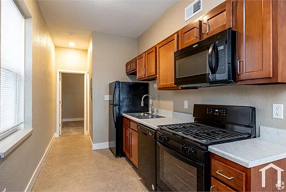 1000 Paseo Blvd — Photo 10
