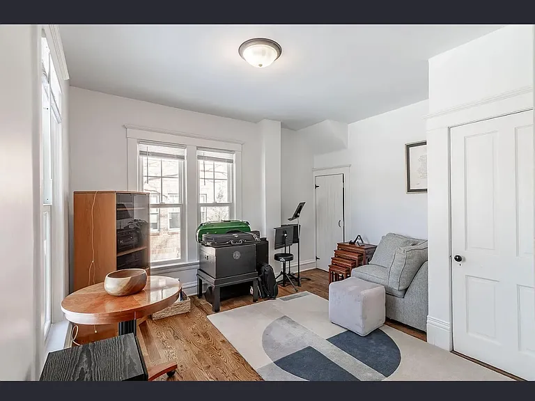 351 Morse Ave — Photo 7