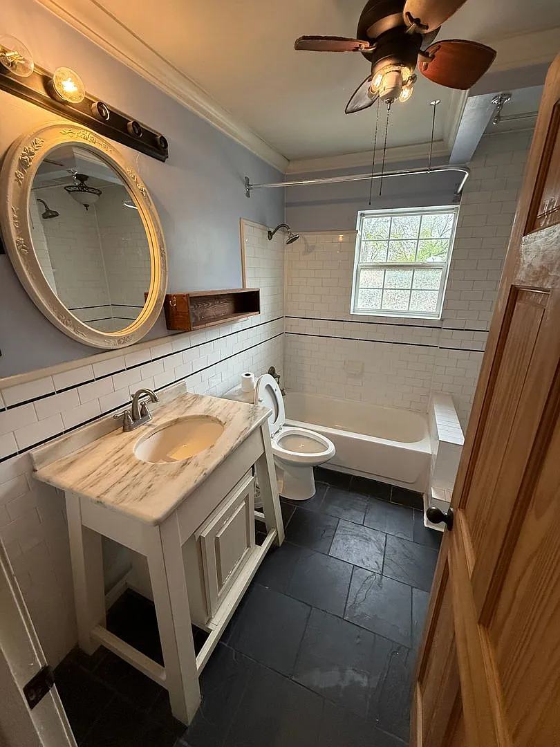 Move In Special Of $500 Off 1st Full Months Rent Welcome To This Charming Tudor-Styled Home In Th... — Photo 4