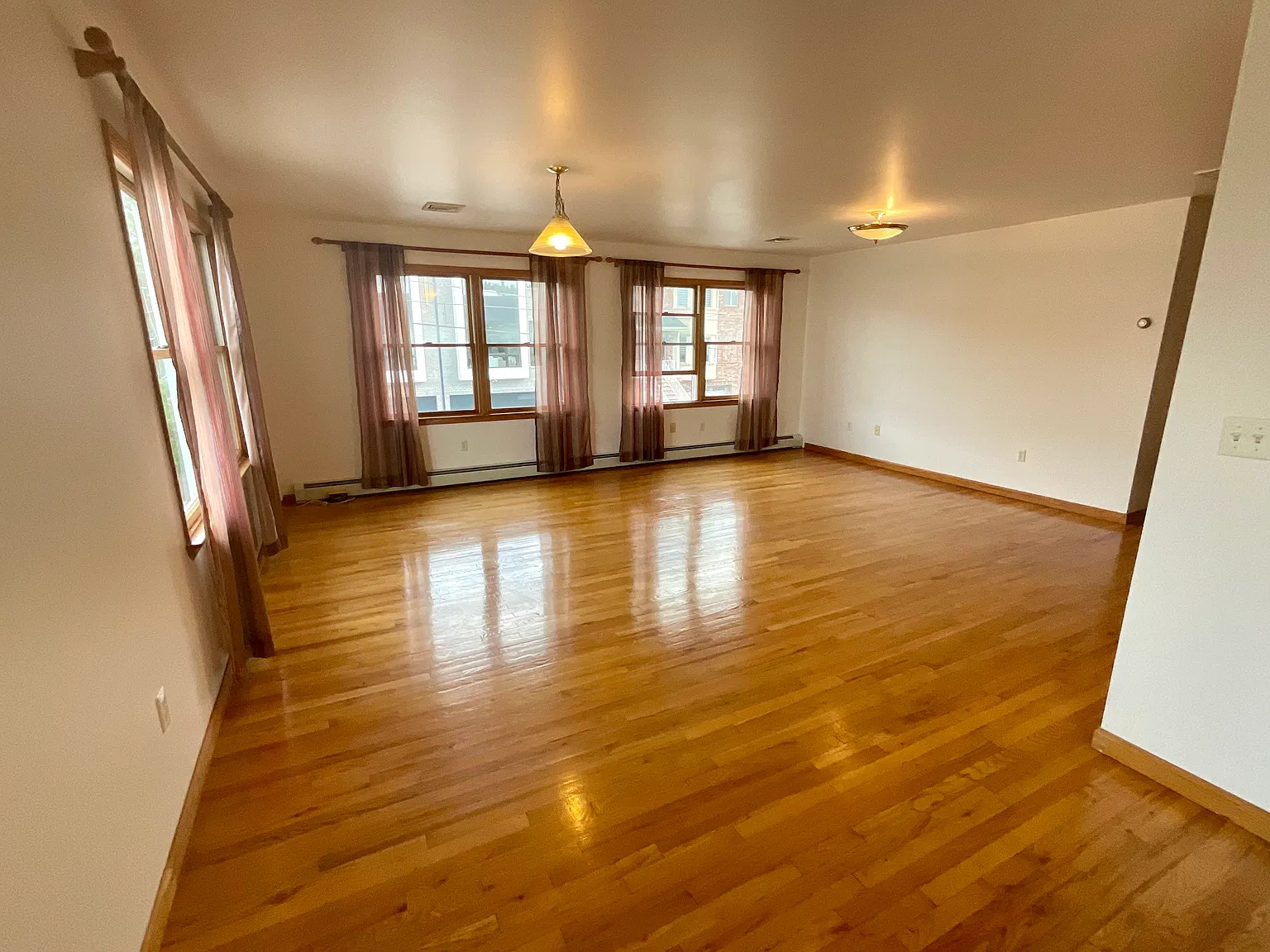 2 bed, $2,500 — Photo 4