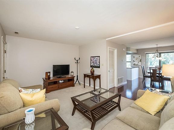 2nd image of 1340 Cliffridge Ln