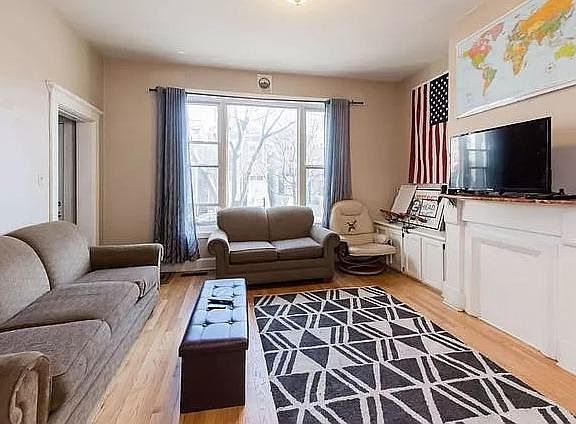 4th image of 1224 W Wrightwood Ave #1