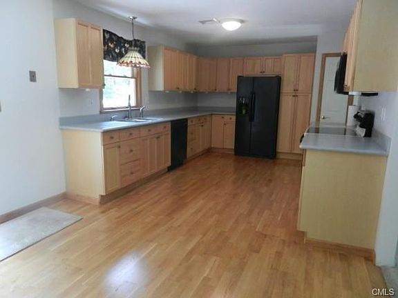 4th image of 65 Far Horizons Dr
