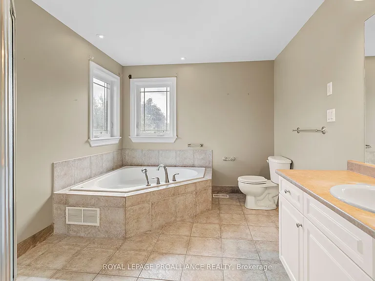 1009 Crestwood Dr — Photo 21