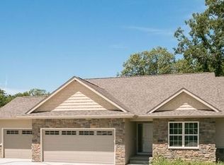 1184 Ryan Cir, Coralville, IA 52241