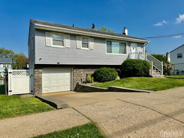 32 Chestnut St, Avenel, NJ 07001