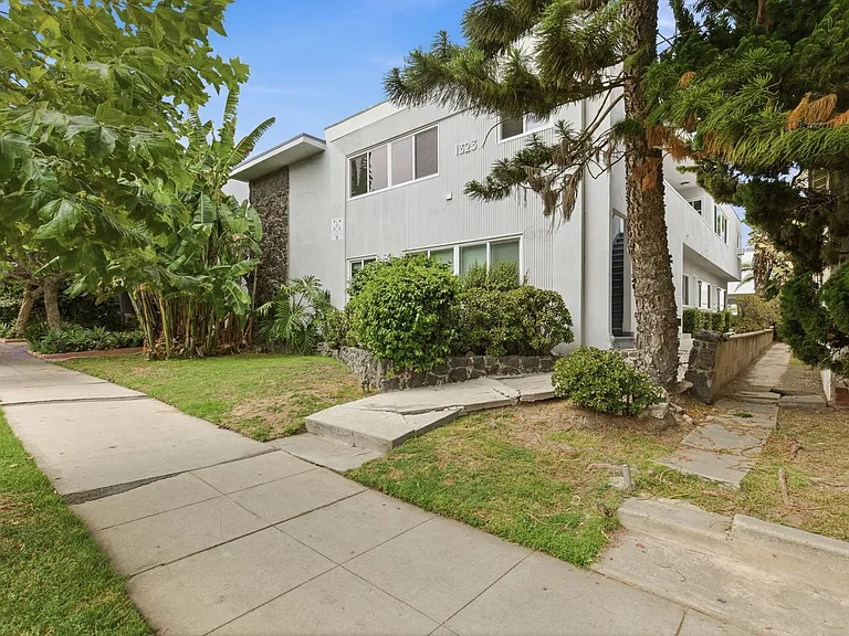 1323 11th Street — Photo 16