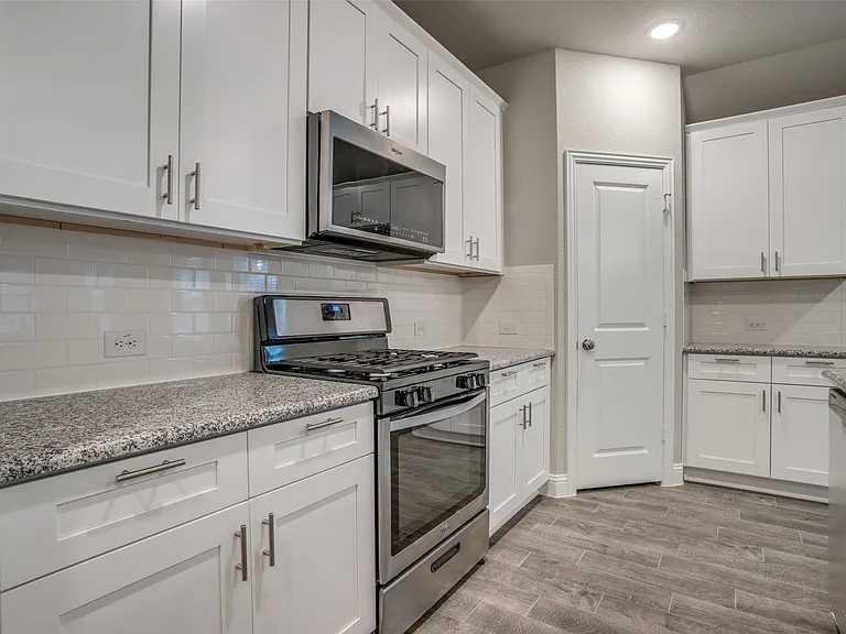 2708 Country Church Rd — Photo 6