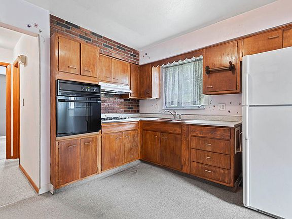 3rd image of 3848 Roswell Dr