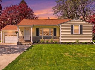 4320 Cameron Dr, Williamsville, NY 14221