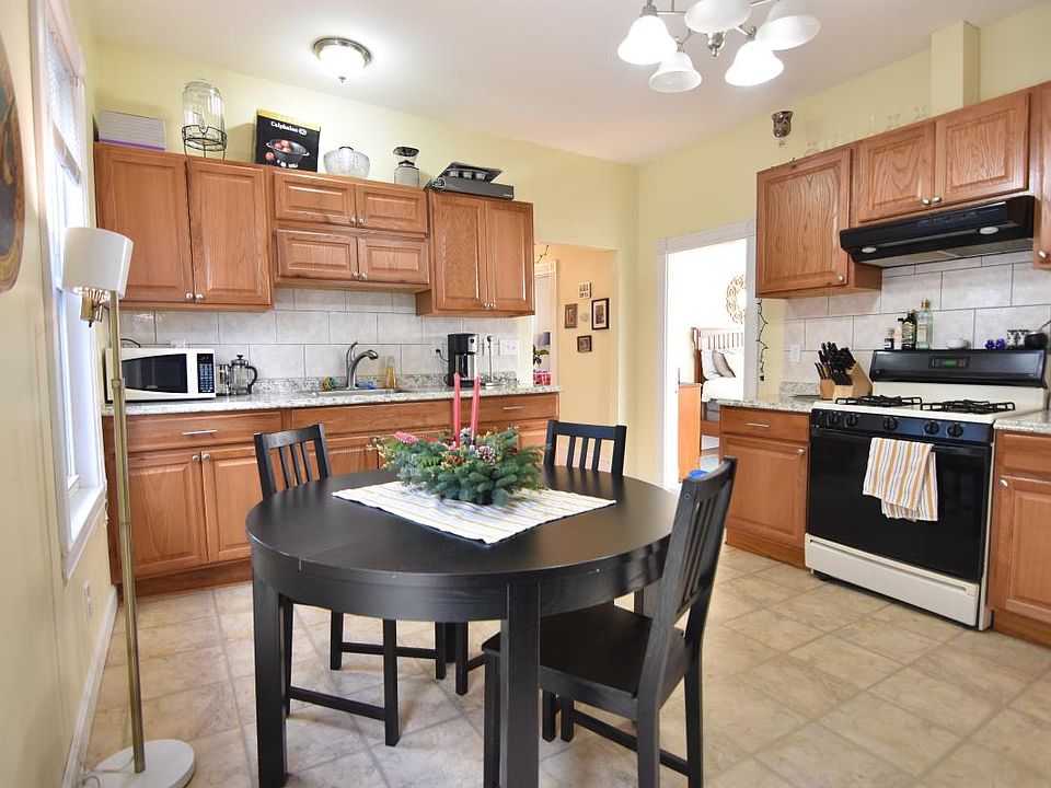 Eat in Kitchen