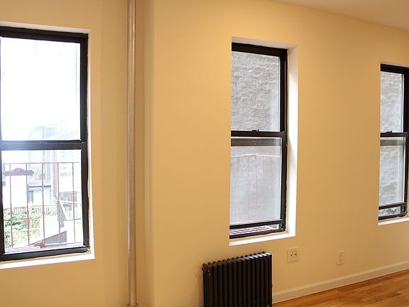 3rd image of 220 E 78th St APT 8