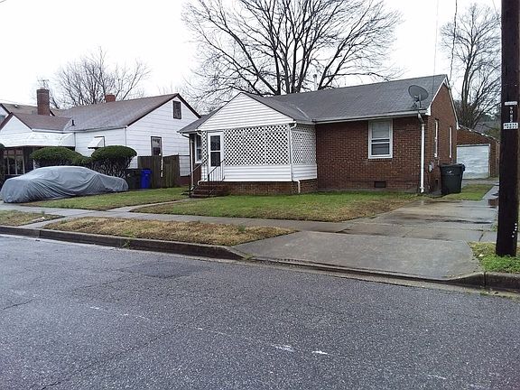 3rd image of 2841 Woodland Ave