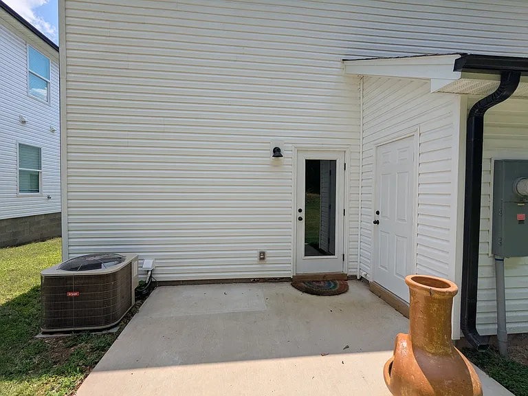 8 Robin Hood Rd #B — Photo 17