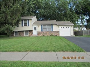 89 Overland Trl, West Henrietta, NY 14586