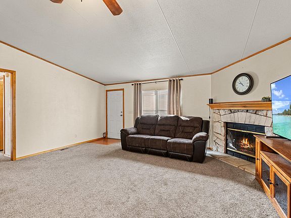 4th image of 105 Orchard Pl