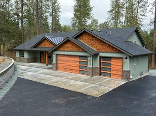 2957 Sylvan Dr, Grants Pass, OR 97527