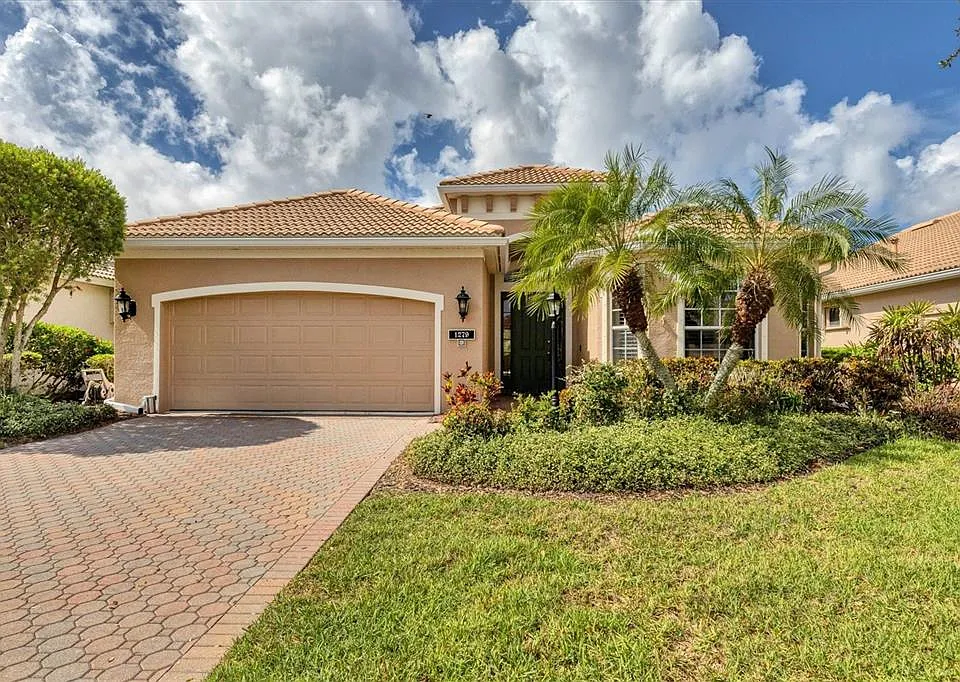 1279 Thornapple Dr