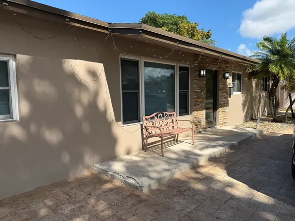 10841 Snapper Creek Dr, Miami, FL 33173