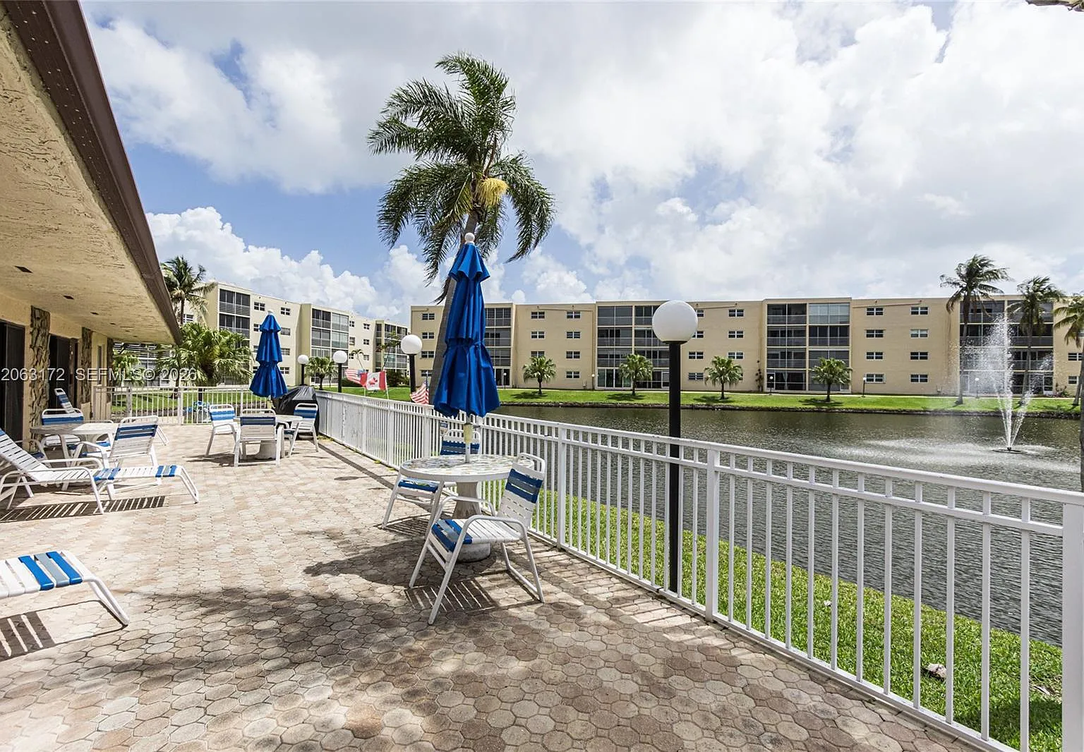 2 bed, 2.0 bath, 1144 sqft, $2,300 — Photo 2