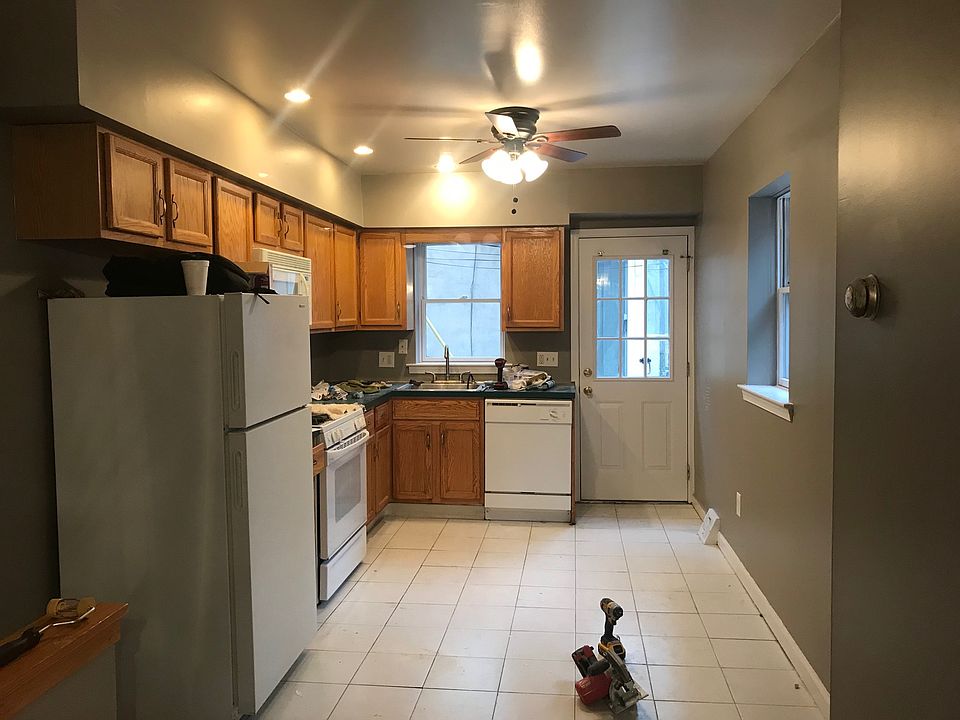 1st image of 2610 S Rosewood St