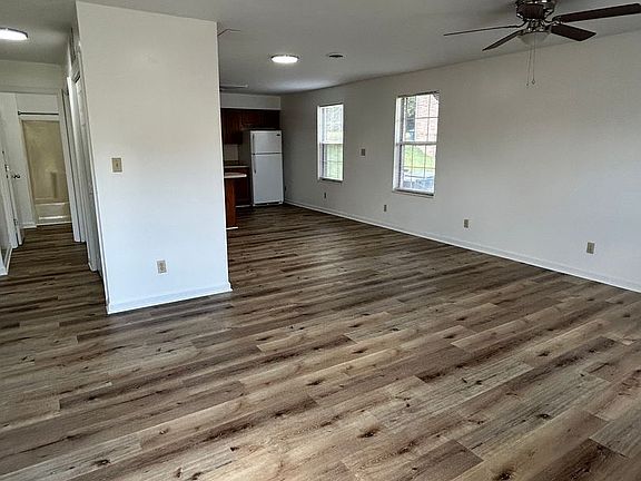 3rd image of 1026-1032 Martha Glass Dr #1028