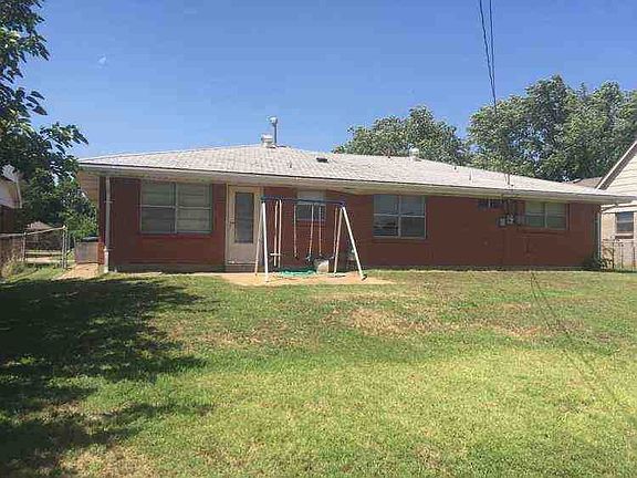 2nd image of 4712 Leslie Dr