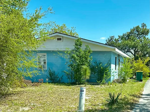 109 S Seventh Avenue, Kure Beach, NC 28449