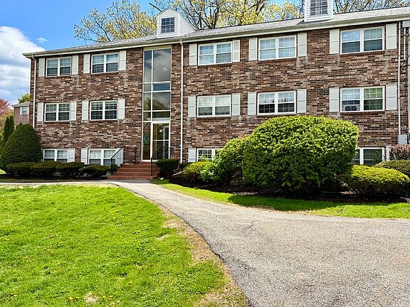 2nd image of 47 Edgelawn Ave APT 9