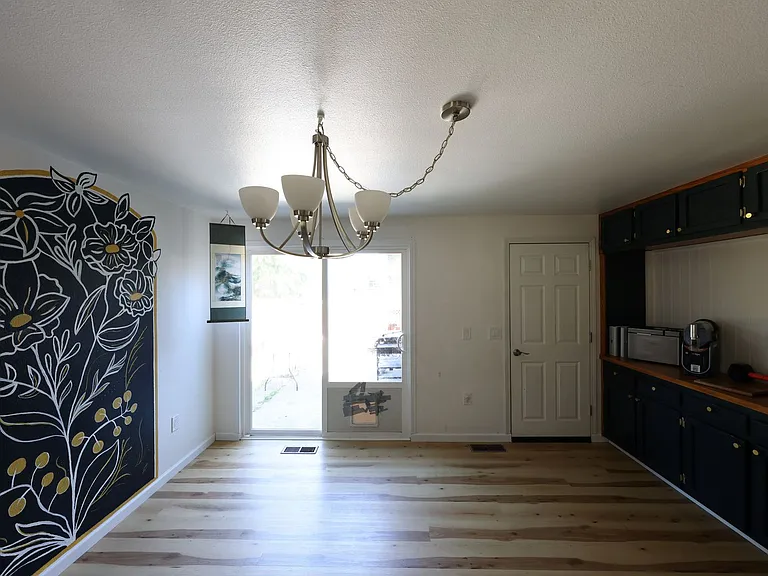2025 Baymont Dr — Photo 3