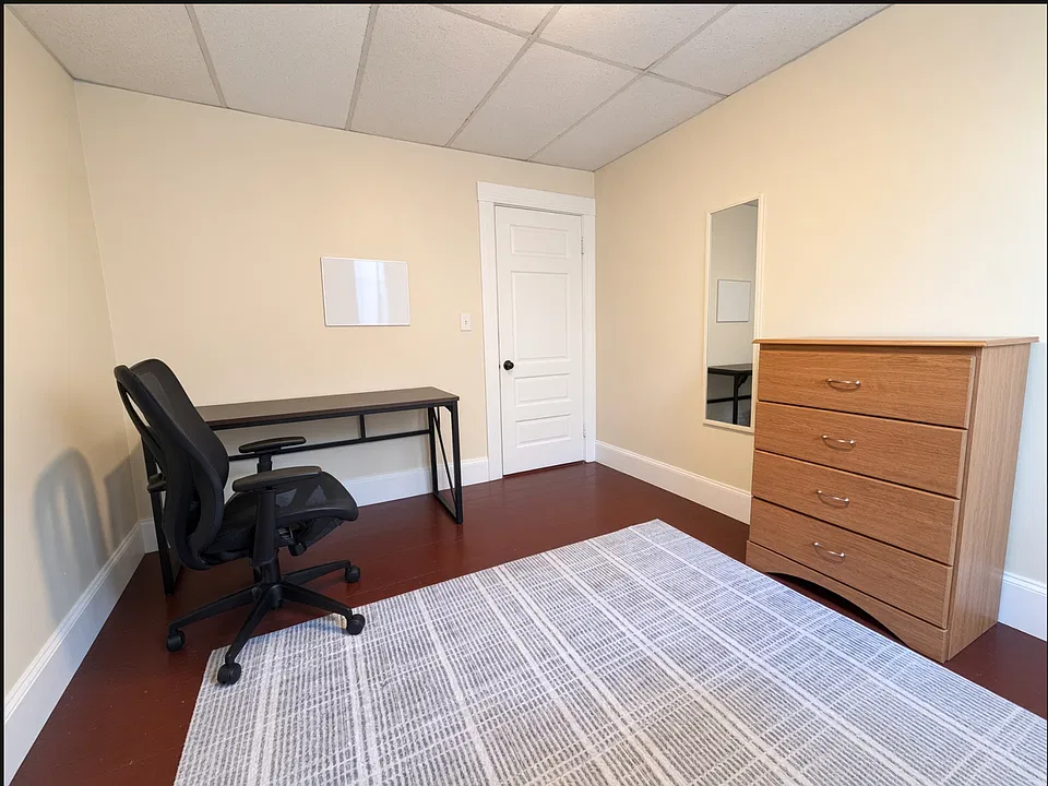 146 West St #3