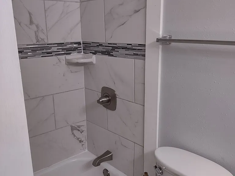 428 Audubon Dr N — Photo 9