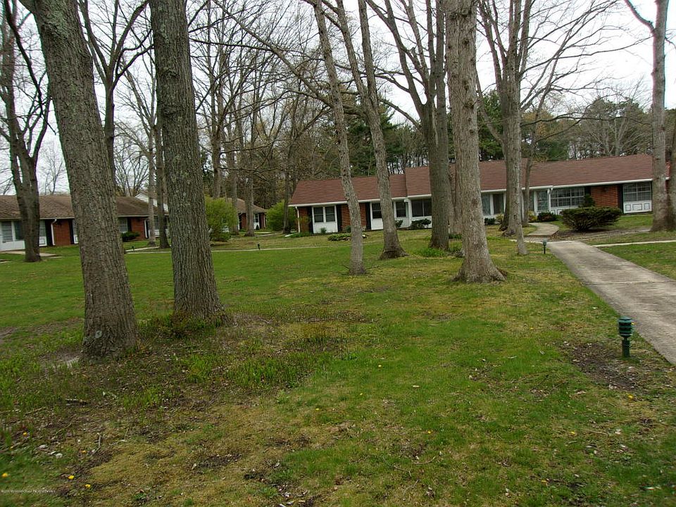 1st image of 466A Portsmouth Dr #100A