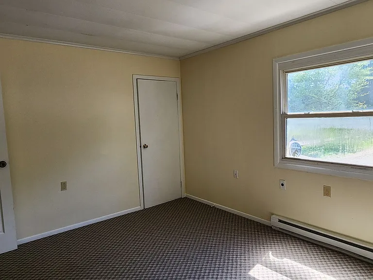 39 Medbury Ave — Photo 13