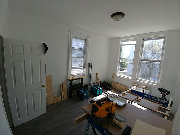 5th image of 266 Jamaica Ave #1