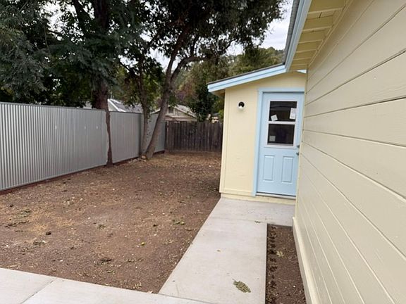 3rd image of 5285 Capistrano Ave #B