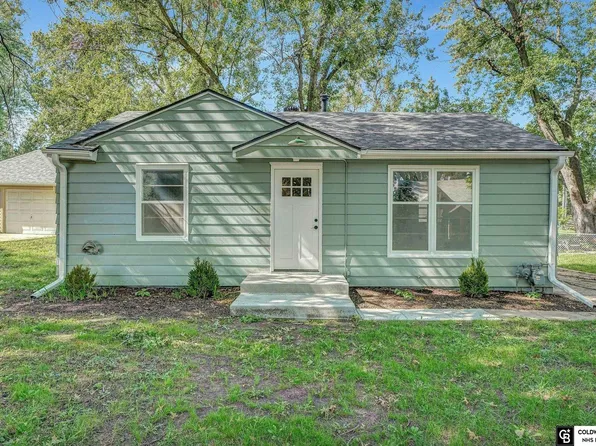 2127 S 37th St, Lincoln, NE 68506