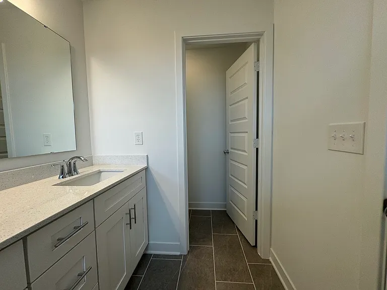 13847 Gatsby Dr — Photo 92