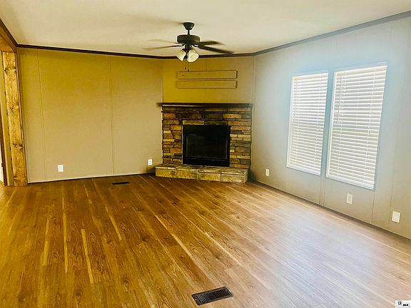 5th image of 385 Chief Ln