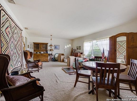 2nd image of 1467 E Kingsbury St