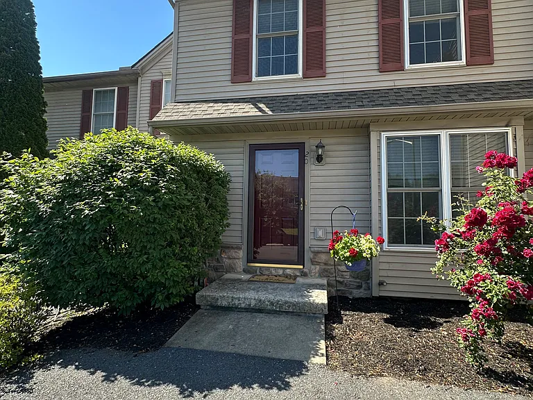 20 Woodmyre Ln — Photo 1