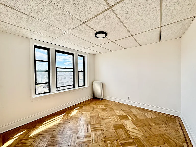 995 Summit Ave #405 — Photo 4