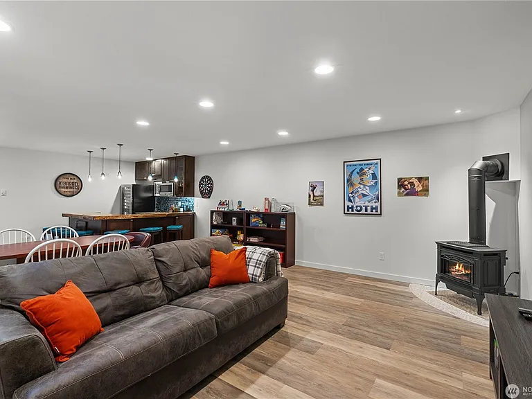 3616 Tahoma Pl W — Photo 10