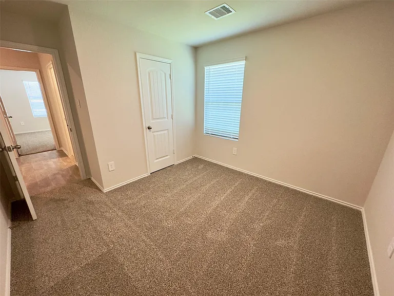 1714 Windsor Blvd — Photo 24