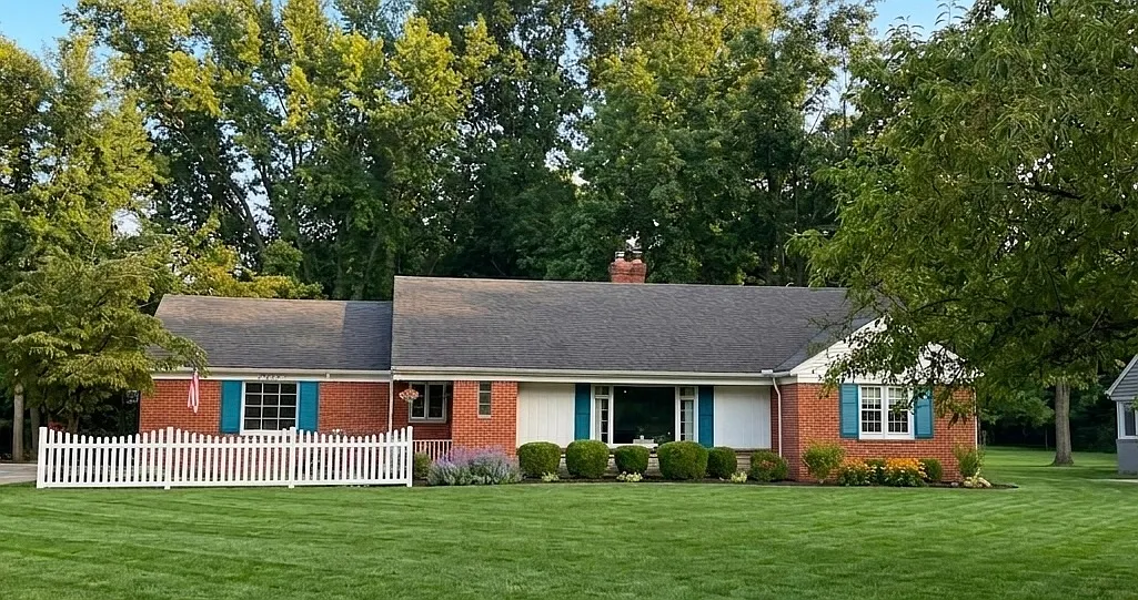 3 bed, 2300 sqft, $3,700 — Photo 1
