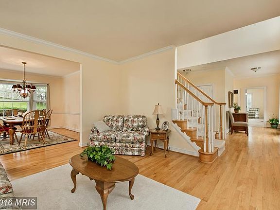 4th image of 7018 Club House Cir